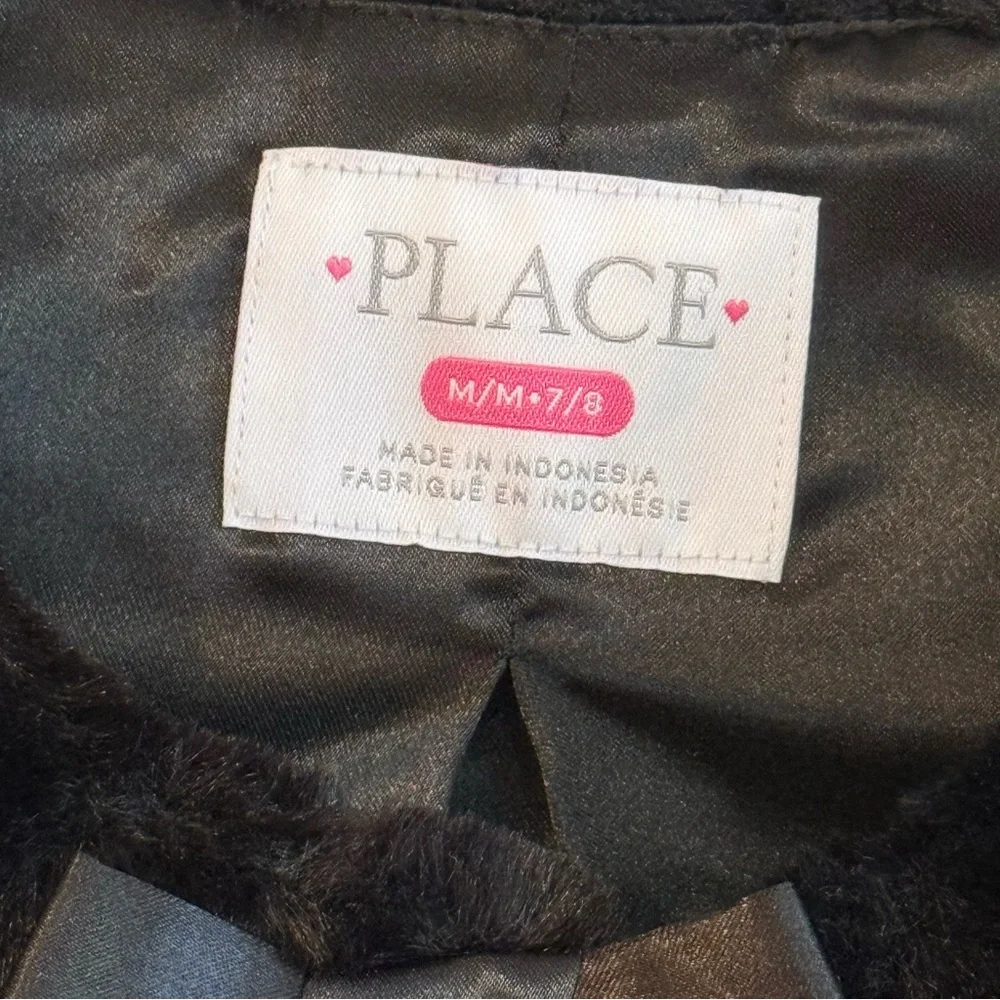 The Children's Place Black Faux Fur Cape Bow Detail Size Medium Brand New!‎